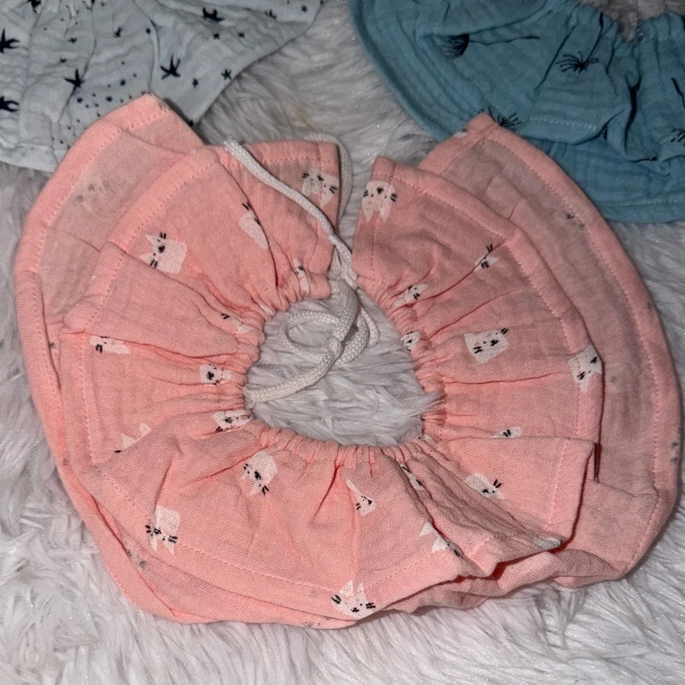 Baby Star and Bear Cat Print Muslin Bibs Set - Blue, Pink, Gray NWOT